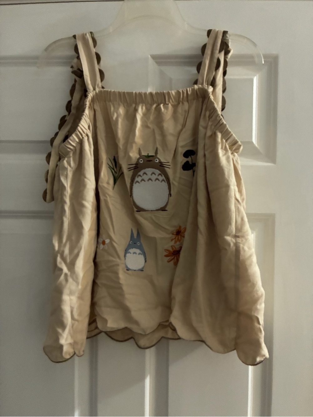 Totoro Beige Embroidered Scallop-Edge Tie-Strap Camisole - Picture 2 of 4
